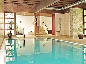 Schwimmbad Hallenbad im Jagd Schlosshotel