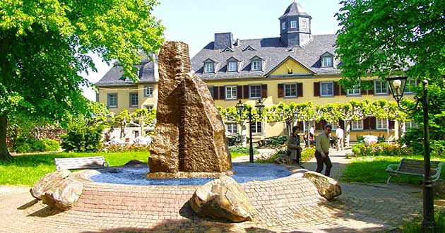 jagd schlosshotel im rheingau in ruedesheim am mittelrhein